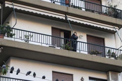 Μαζί στη ζωή, μαζί και στο θάνατο – Ζούσε μαζί με τον νεκρό της άντρα για μία εβδομάδα προτού χάσει και εκείνη τη ζωή της